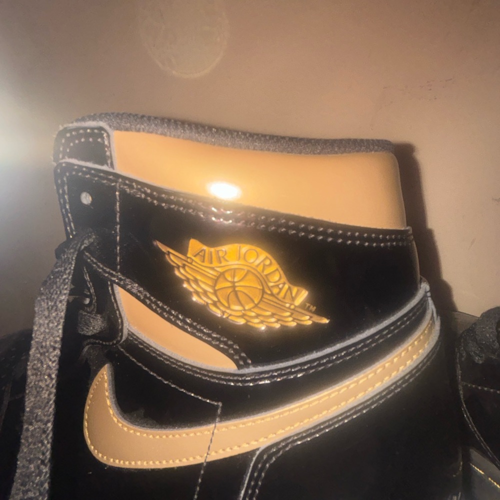 Nike Black and Gold Sneakers - Picture 4 of 6
